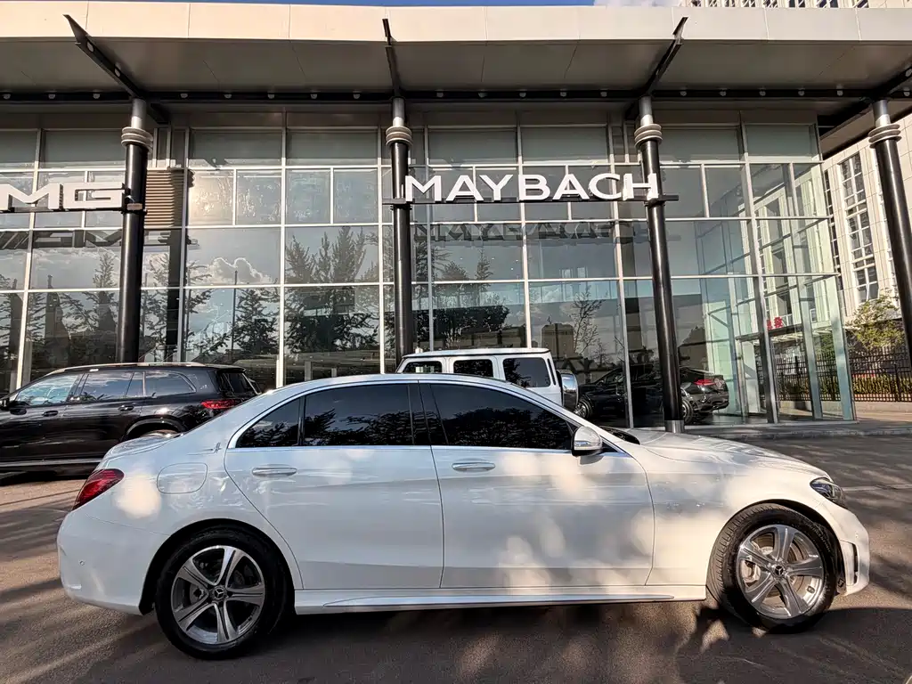 Mercedes-Benz C-Class — миниатюра 7