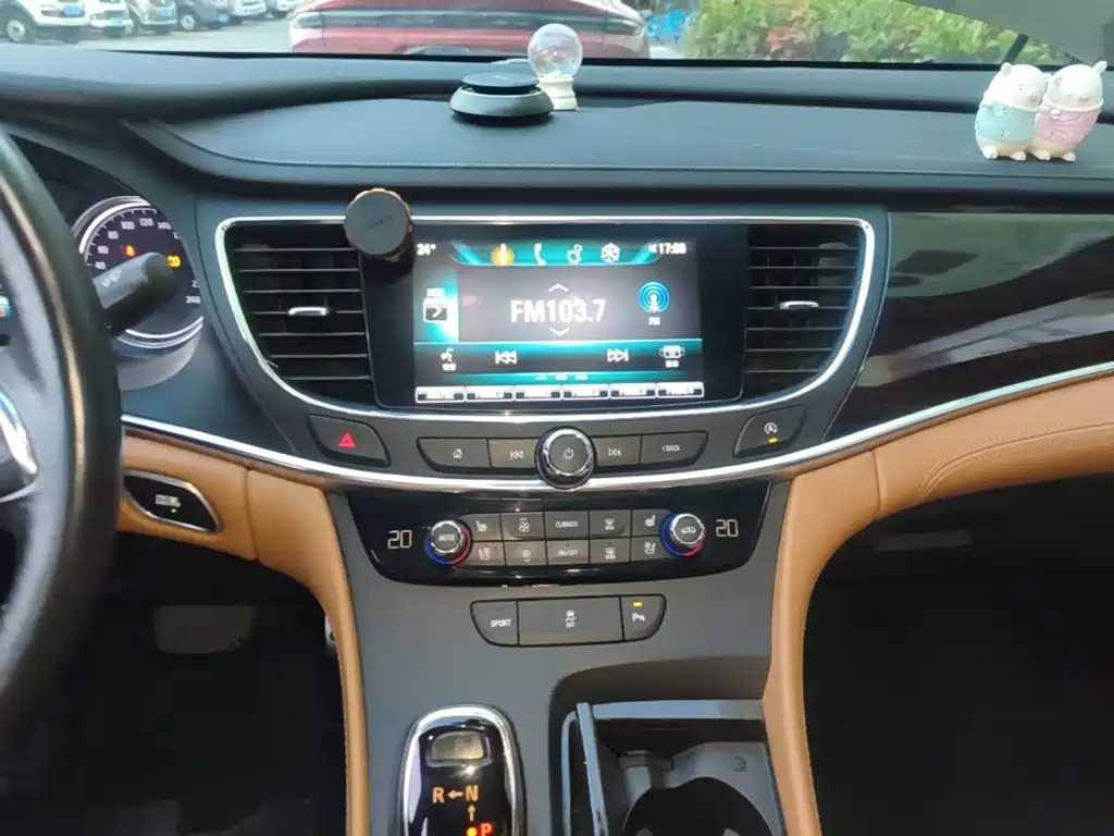 Buick LaCrosse — миниатюра 13