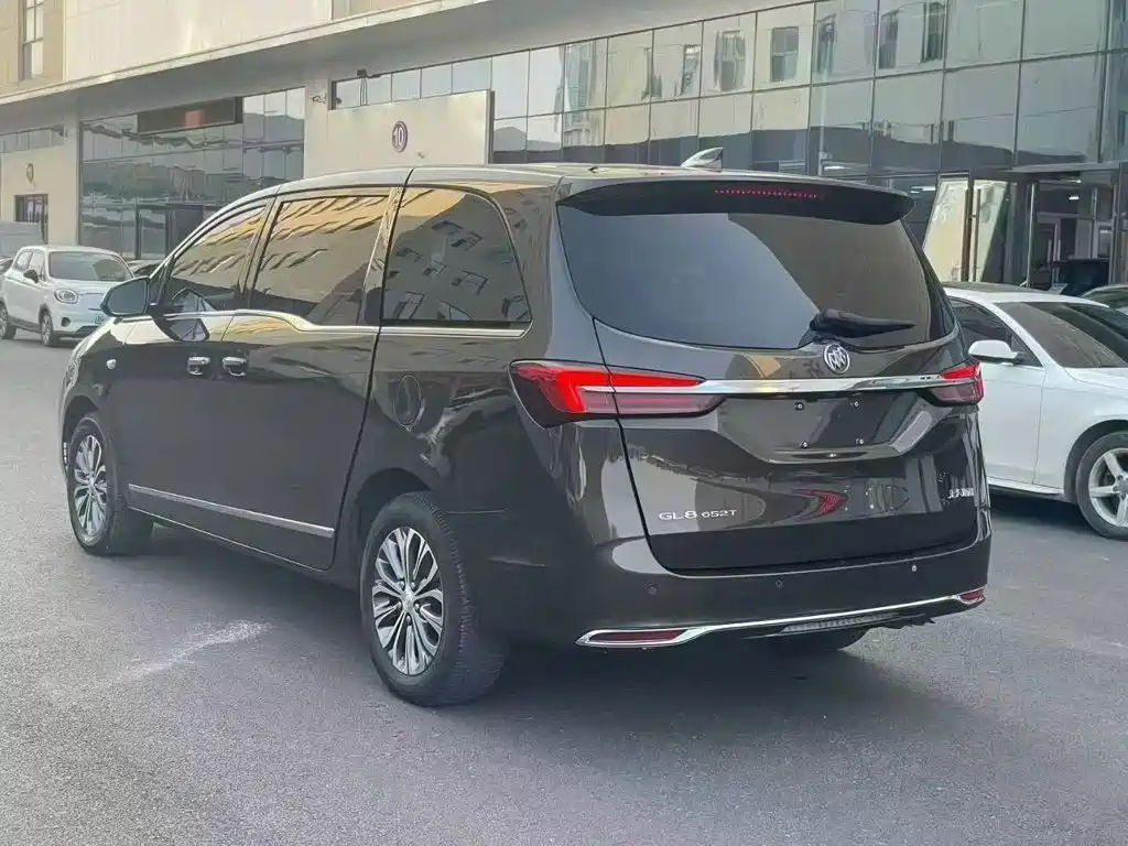 Buick GL8 — миниатюра 7