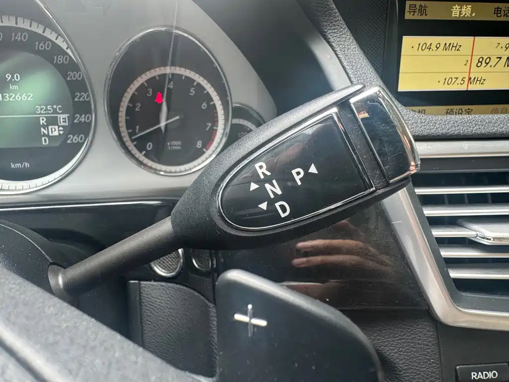 Mercedes-Benz E-Class — миниатюра 24