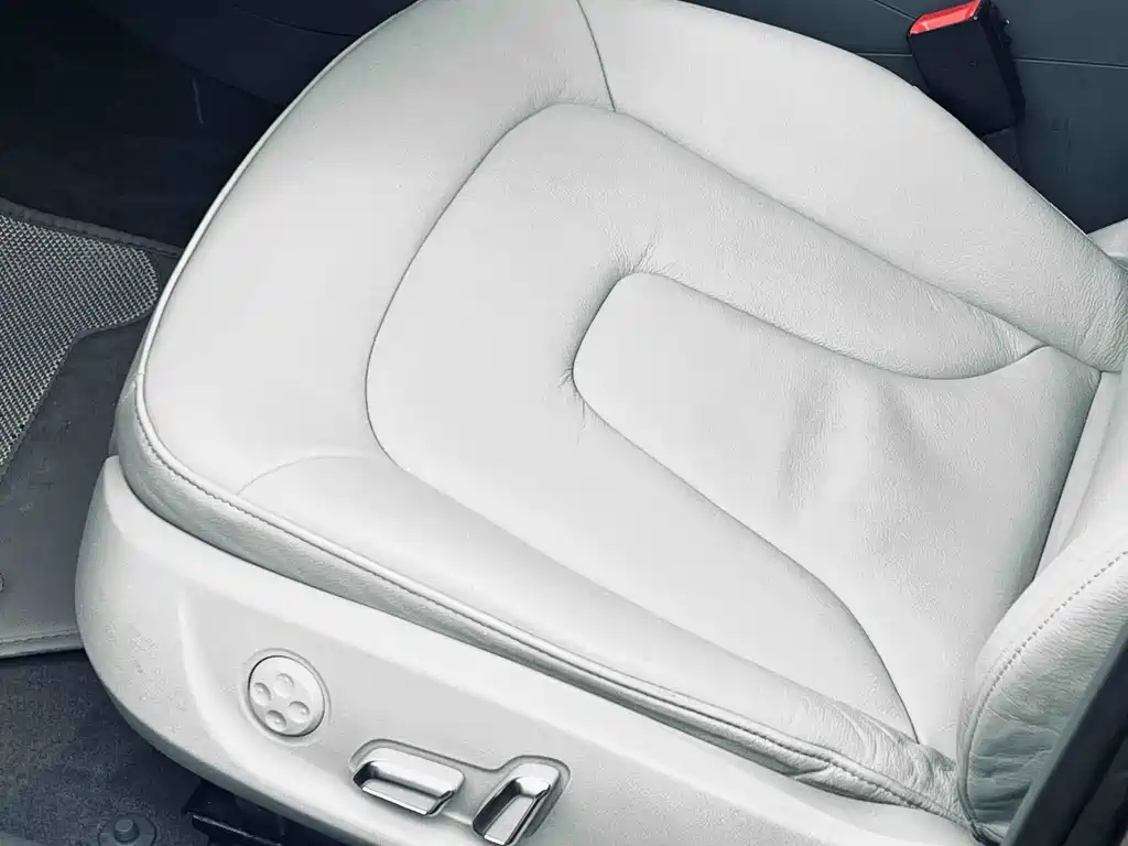 Audi A4L — миниатюра 4