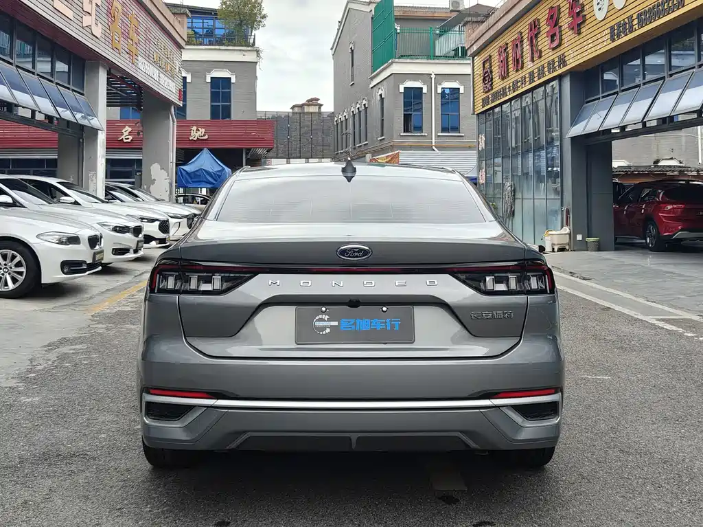 Ford Mondeo — миниатюра 8