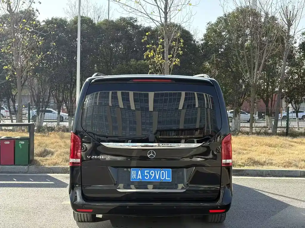 MERCEDES-BENZ V CLASS