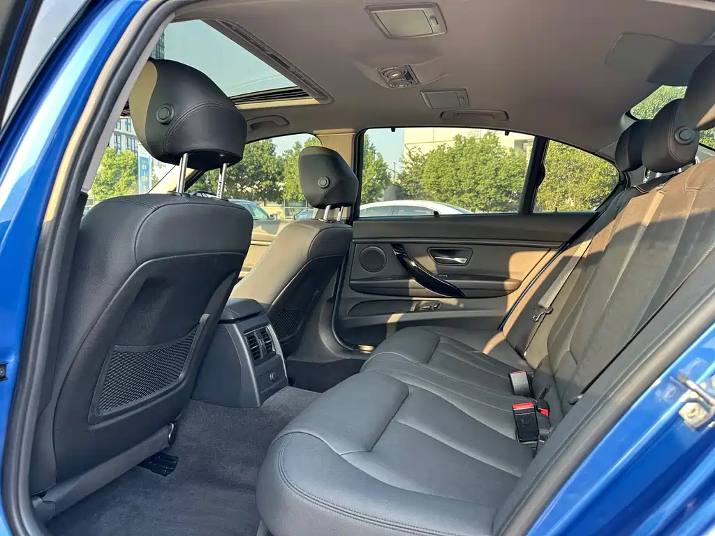 BMW 3 Series — миниатюра 13