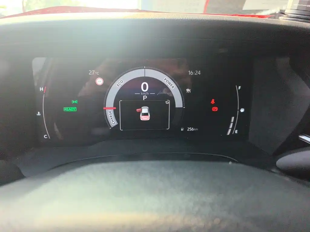 Toyota Camry — миниатюра 4