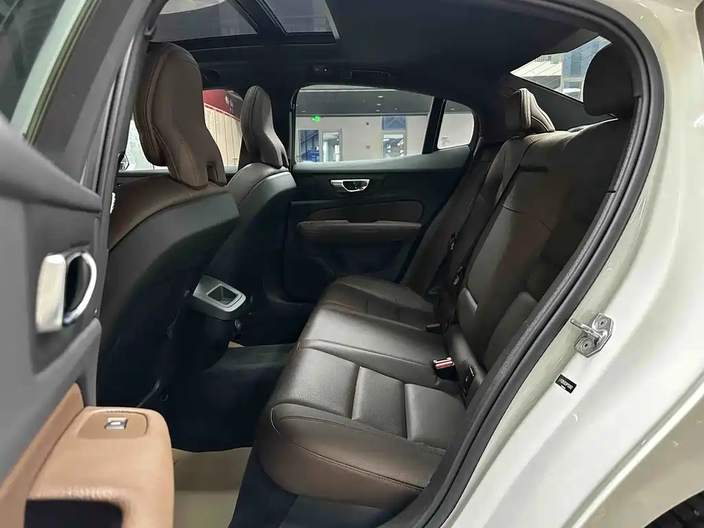 Volvo S60 — миниатюра 13