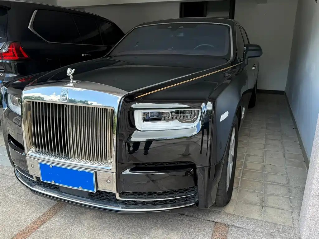 ROLLS-ROYCE PHANTOM