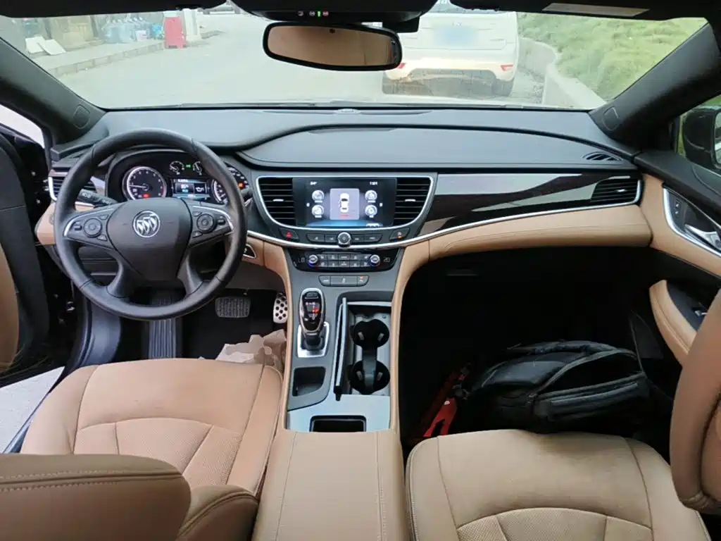 Buick LaCrosse — миниатюра 10