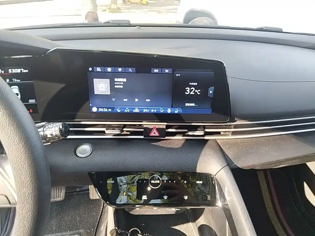 Hyundai Elantra — миниатюра 13