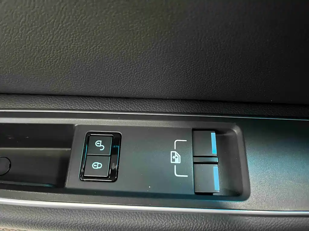 Jaguar XEL — миниатюра 22