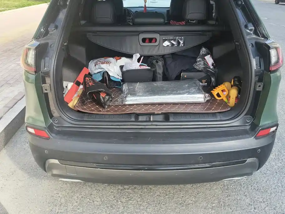 Jeep Cherokee — миниатюра 4