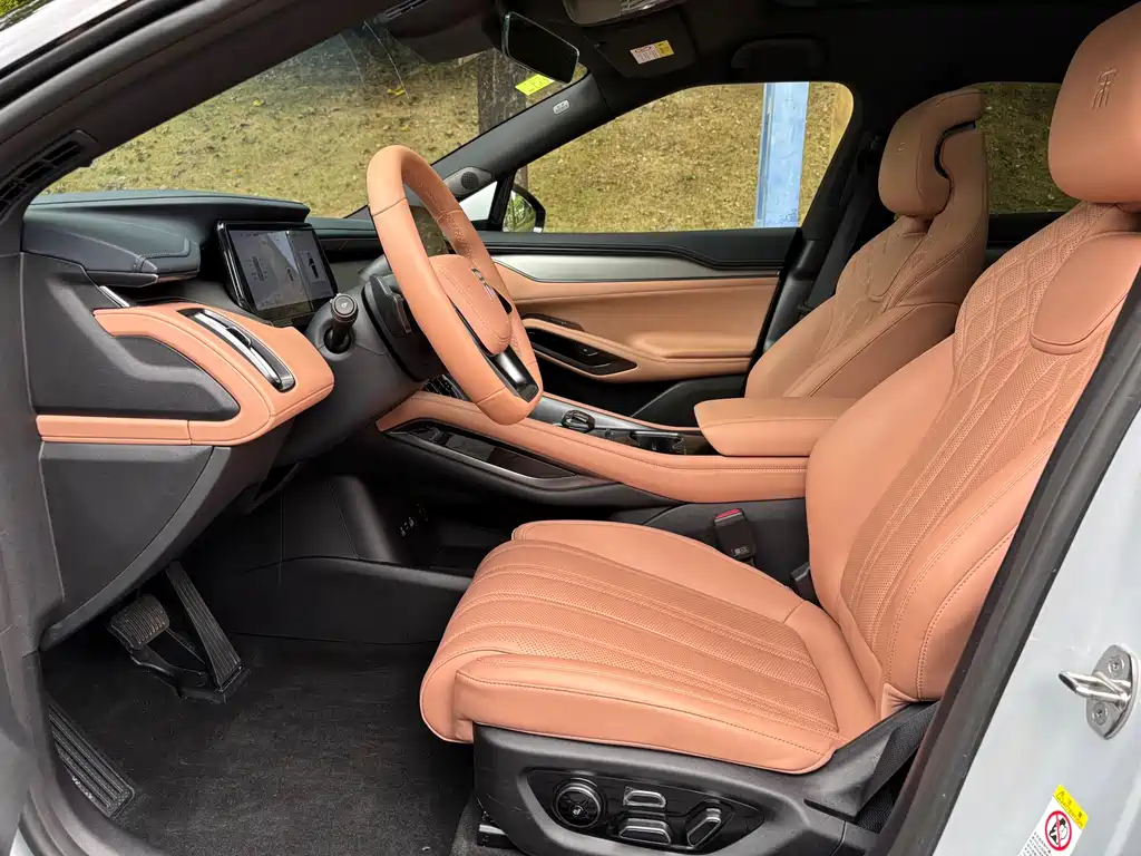 BYD L EV — миниатюра 8