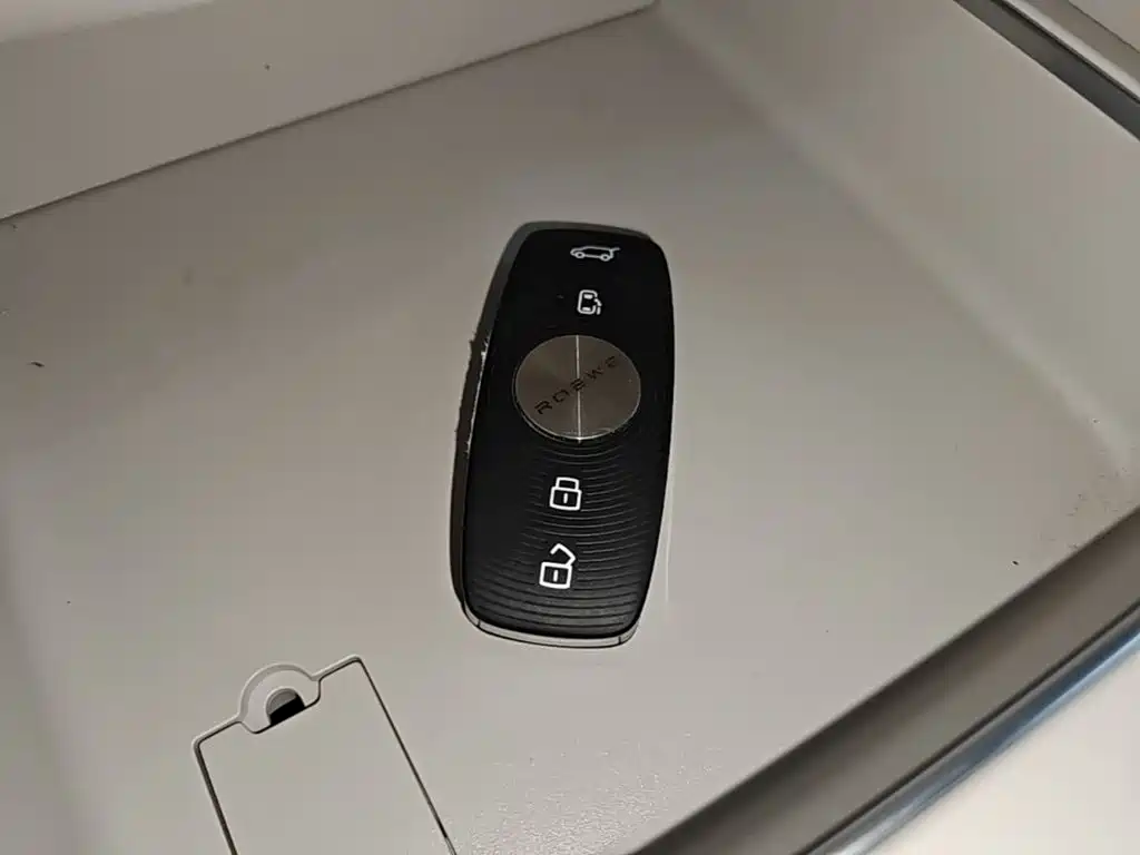 Roewe iMAX8 New Energy — миниатюра 9