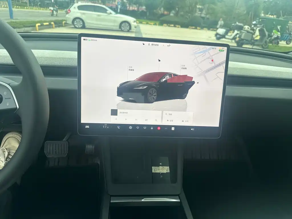 Tesla Model 3 — миниатюра 15