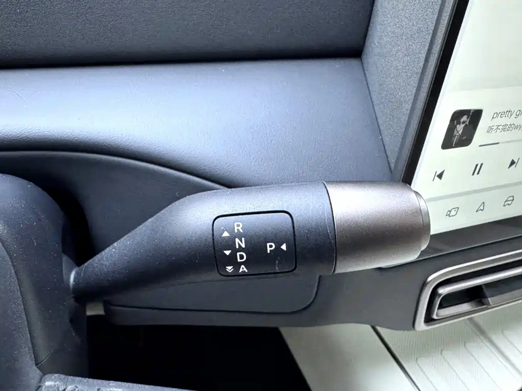 Li Auto Li MEGA — миниатюра 15