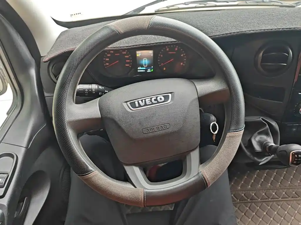 IVECO Ousheng — миниатюра 11