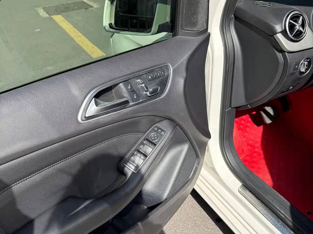 Mercedes-Benz B-Class B 2015 B 200 Fashion