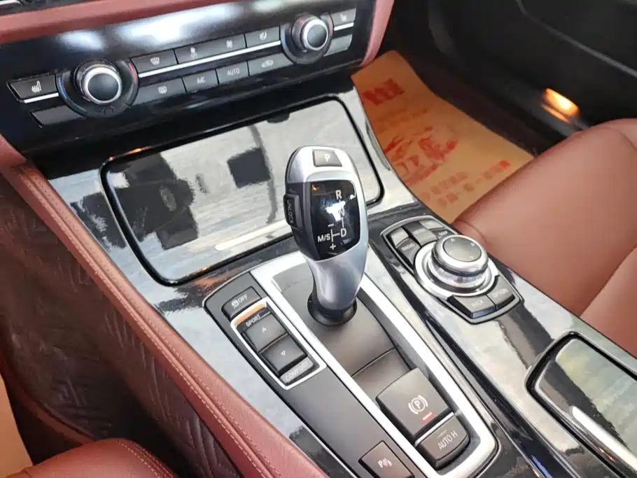 BMW 5 Series — миниатюра 16