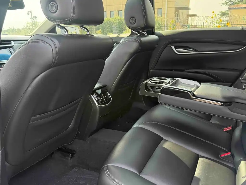 Cadillac XTS — миниатюра 8