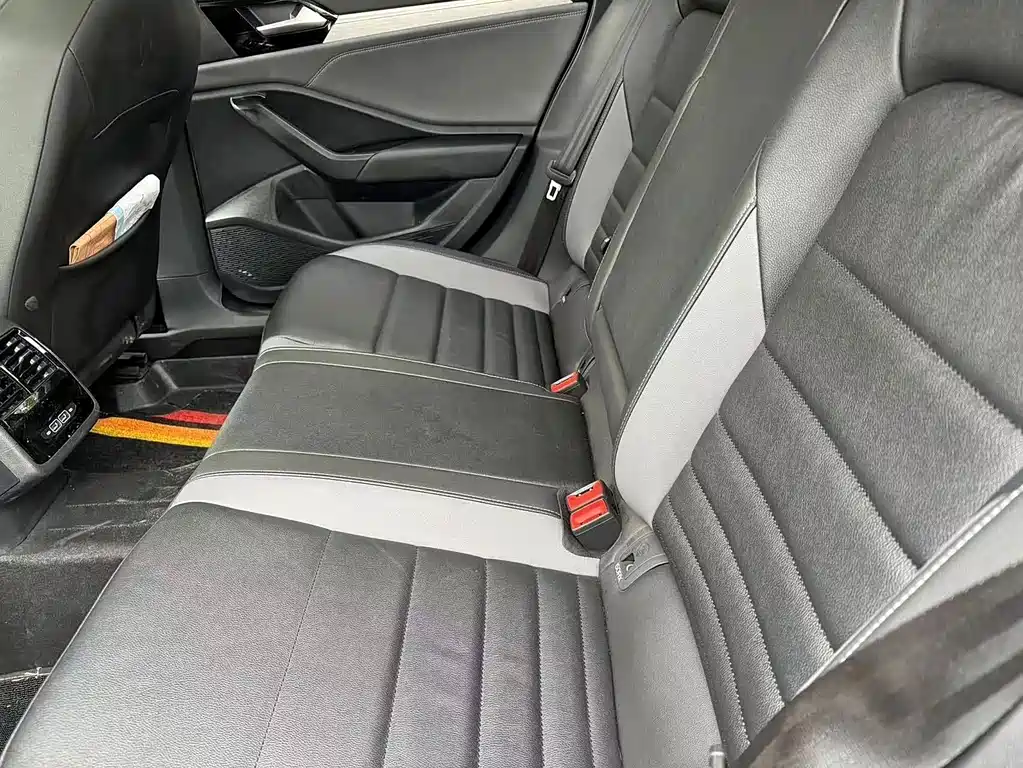 Volkswagen Sagitar — миниатюра 6