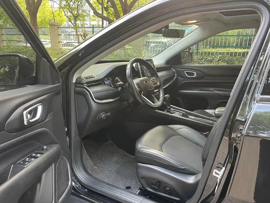 Jeep Compass — миниатюра 4