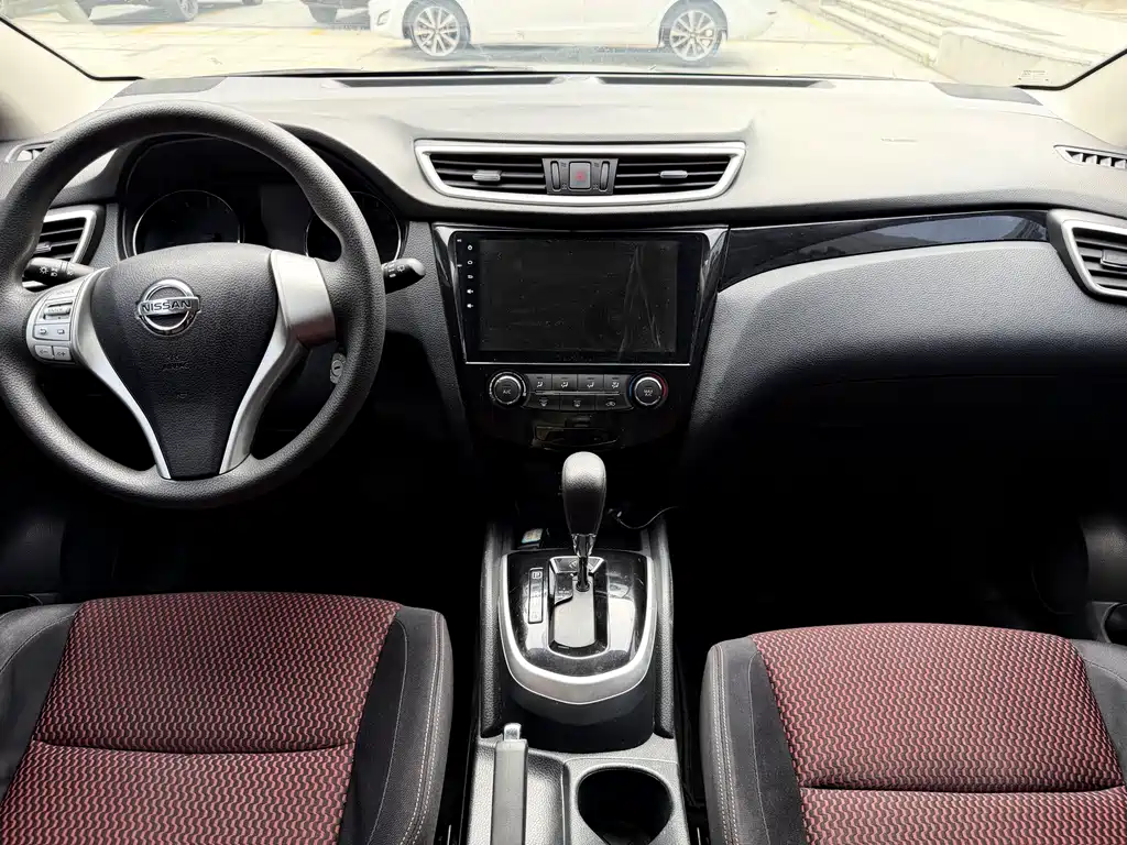 Nissan Qashqai — миниатюра 7