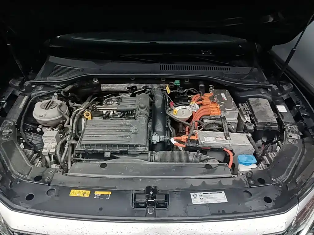 Volkswagen Passat PHEV — миниатюра 20