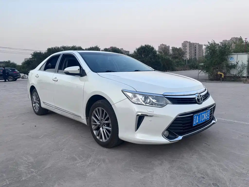 Toyota Camry — миниатюра 3
