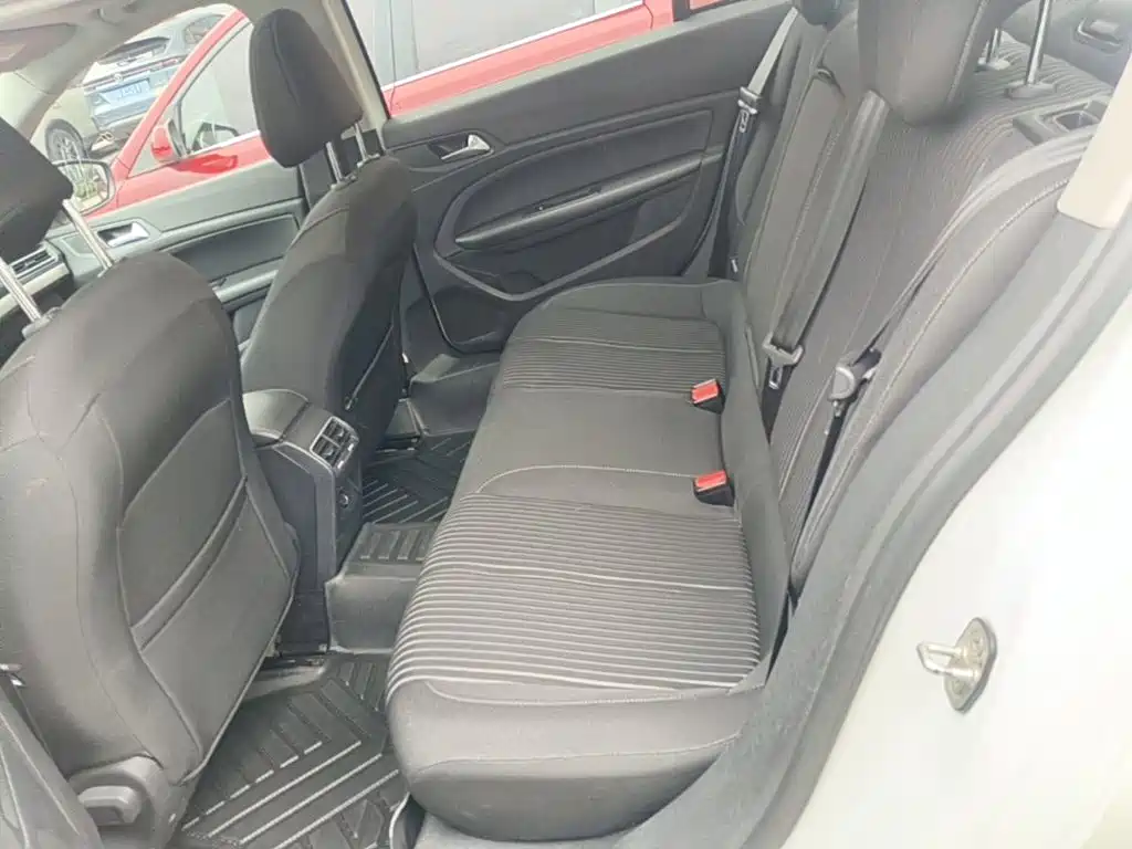 Peugeot 408 — миниатюра 17