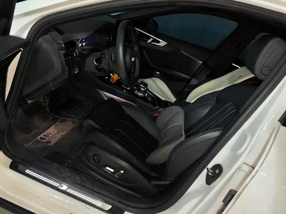 Audi A4L — миниатюра 9