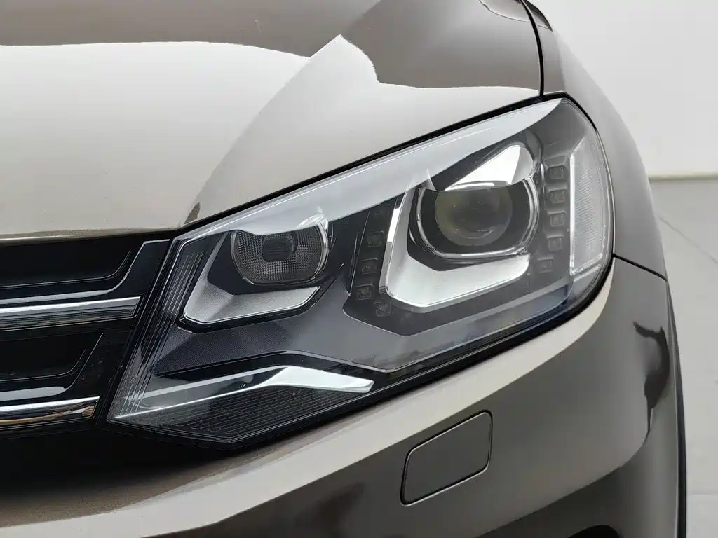 Volkswagen Touareg — миниатюра 7