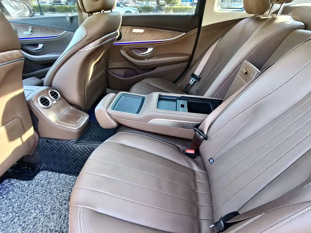 Mercedes-Benz E-Class — миниатюра 19