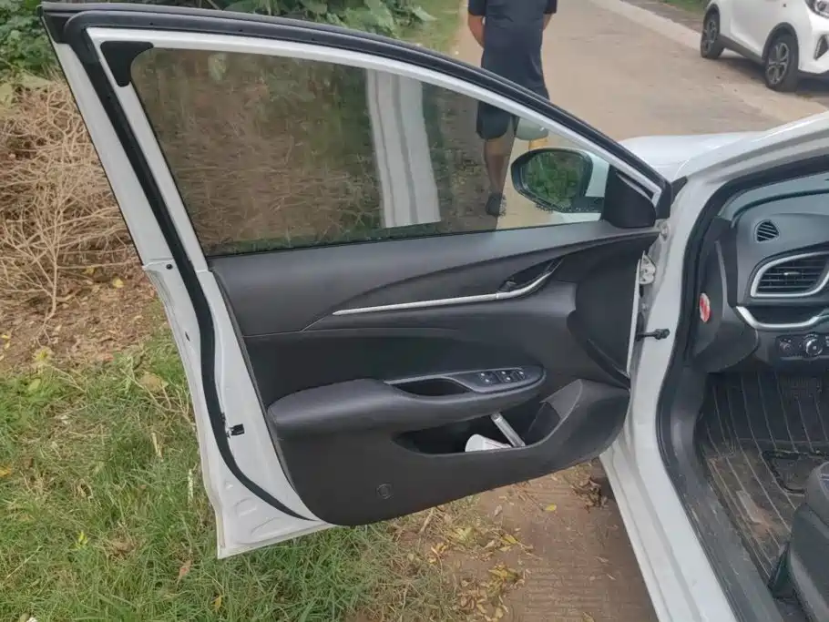 Buick Excelle — миниатюра 7