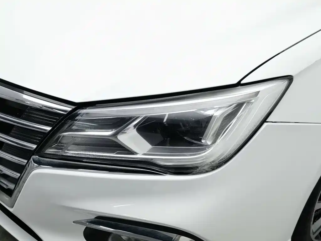 Roewe i5 — миниатюра 7