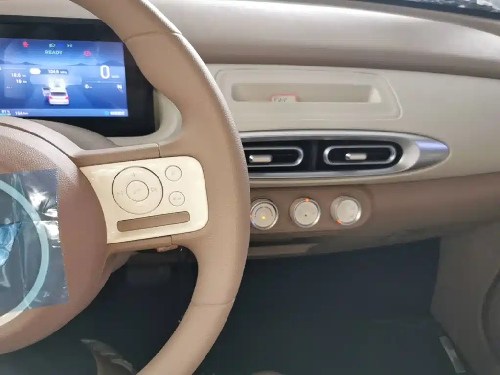 Wuling MINIEV — миниатюра 13