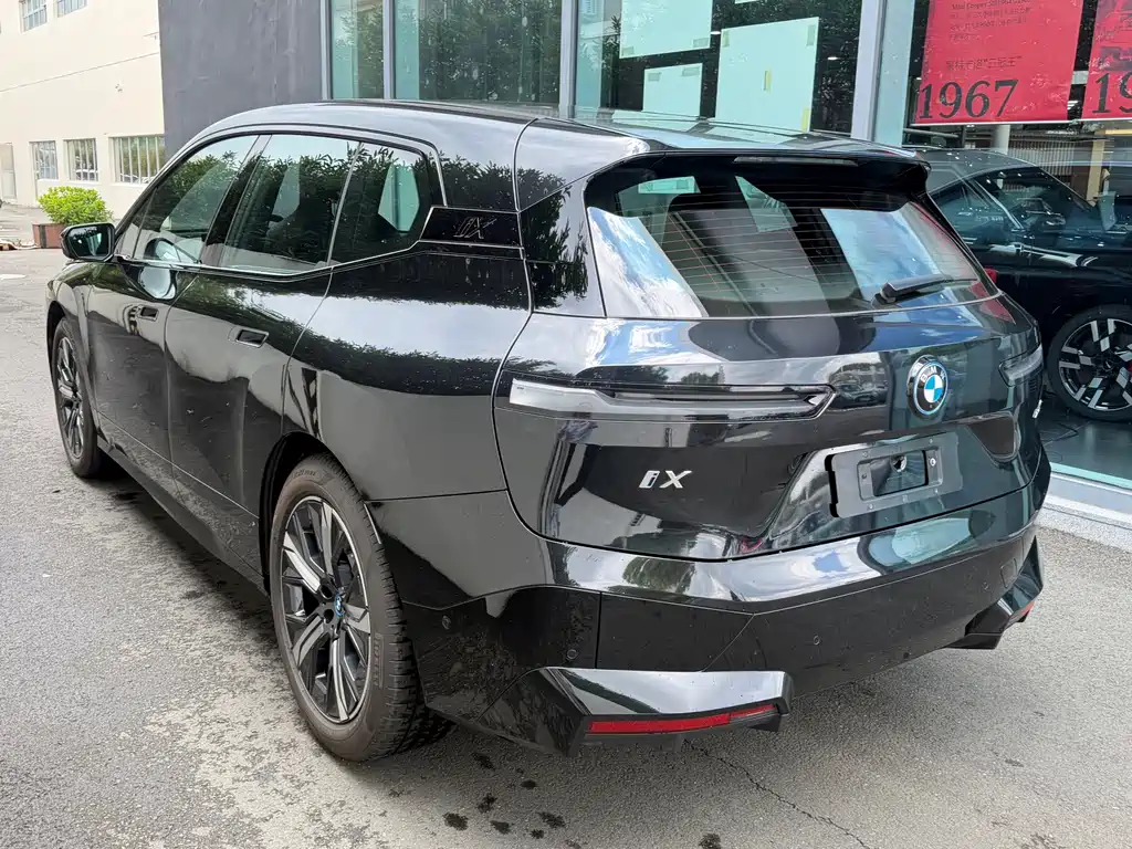 BMW iX — миниатюра 13