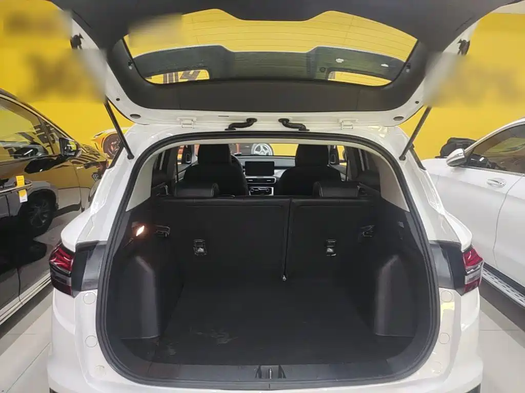 Geely Binyue — миниатюра 19