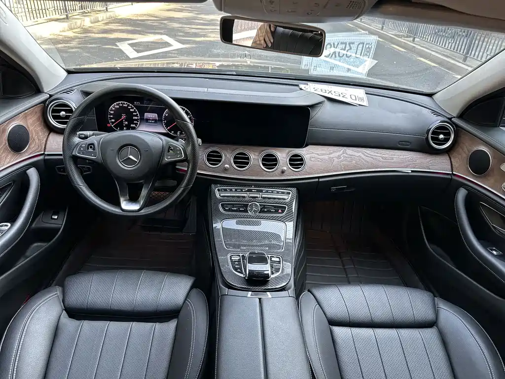 Mercedes-Benz E-Class — миниатюра 4