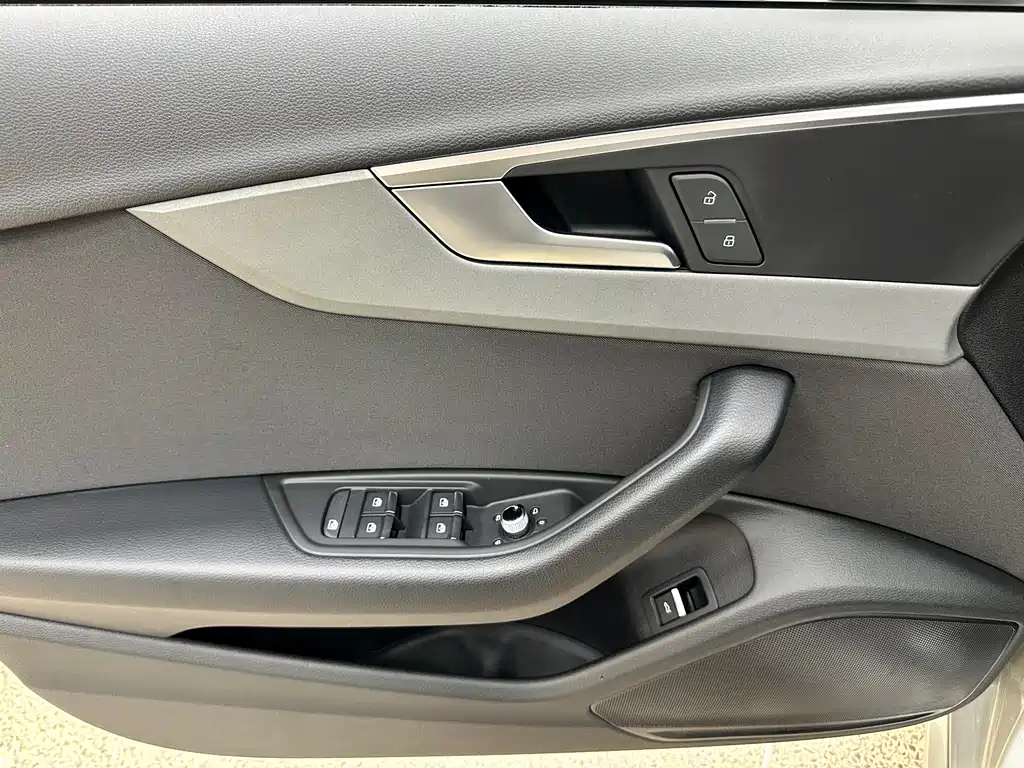 Audi A4L — миниатюра 12