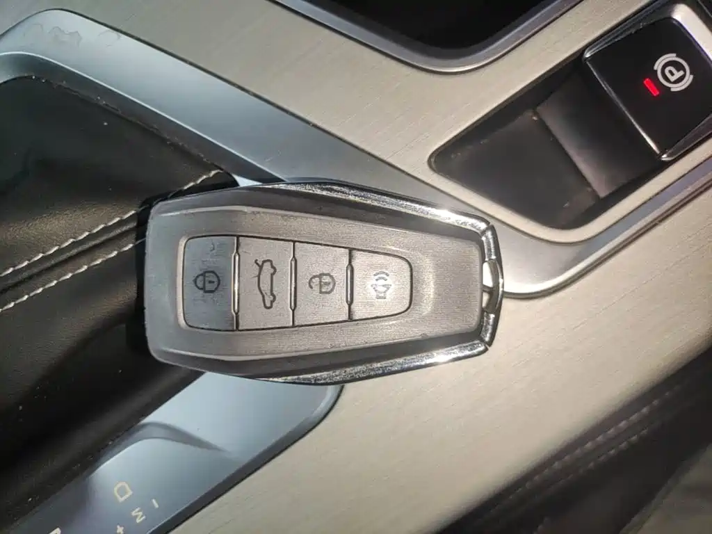 Geely Binyue — миниатюра 9
