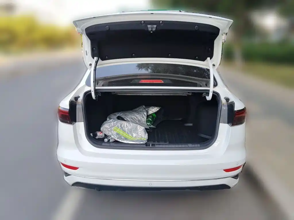 Geely Emgrand — миниатюра 20
