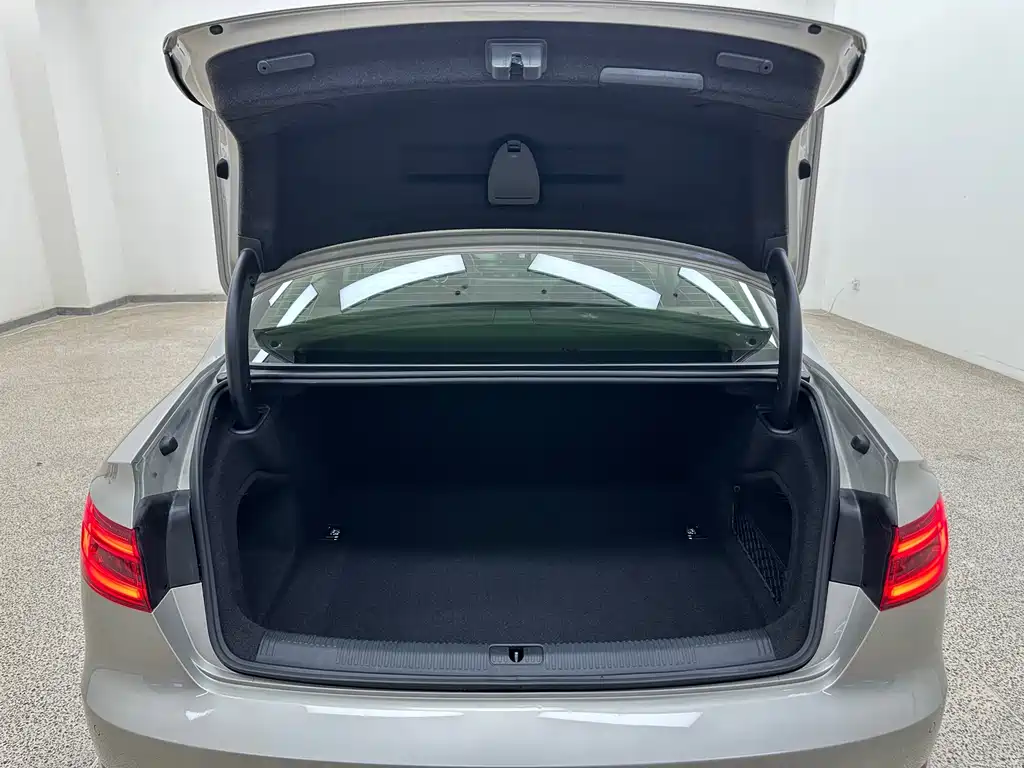 Audi A4L — миниатюра 30