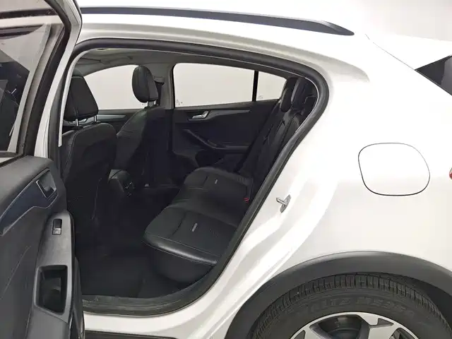 Ford Focus Active — миниатюра 9