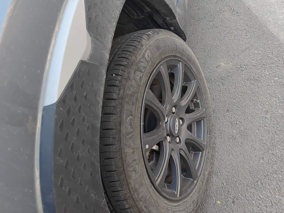 CHERY Tiggo 3x 1.5 л 2024 г. Серебристо-серый, пробег 6899 км