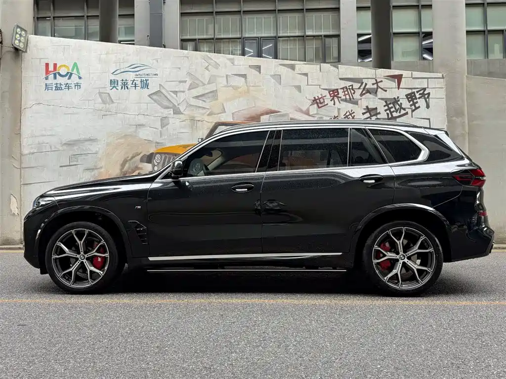 BMW X5 2023 xDrive 30Li Premium M Sport