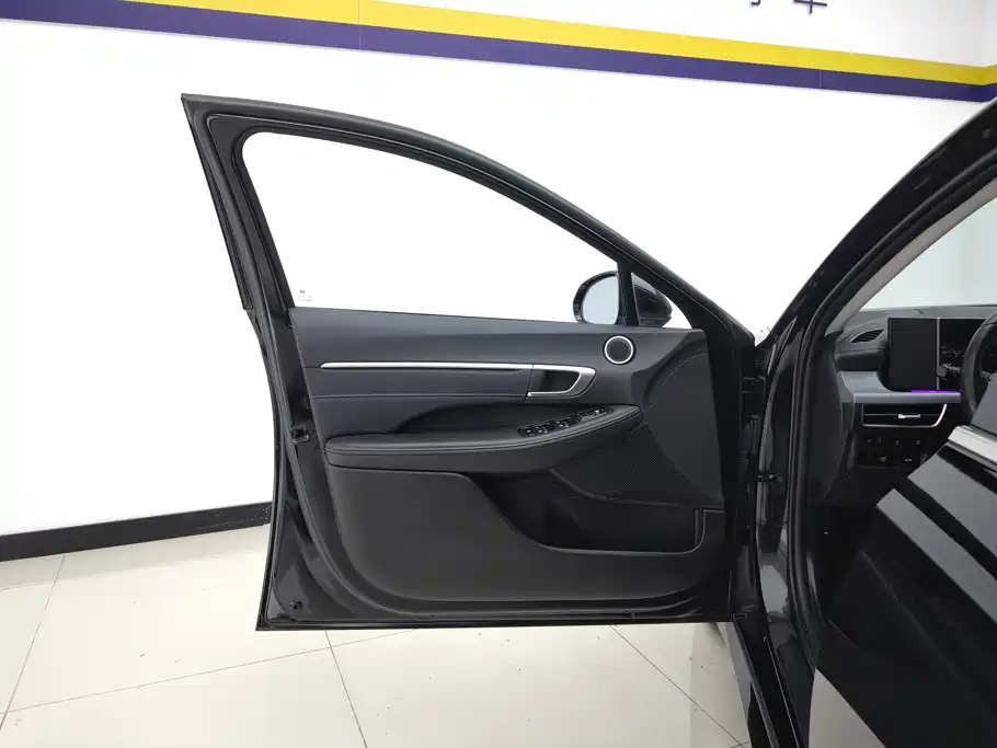 Hyundai Sonata — миниатюра 7