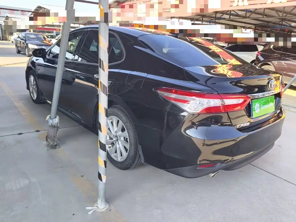 Toyota Camry — миниатюра 5