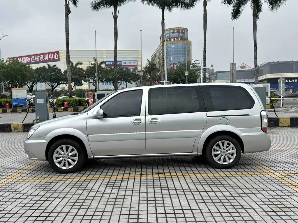 Buick GL8 — миниатюра 5