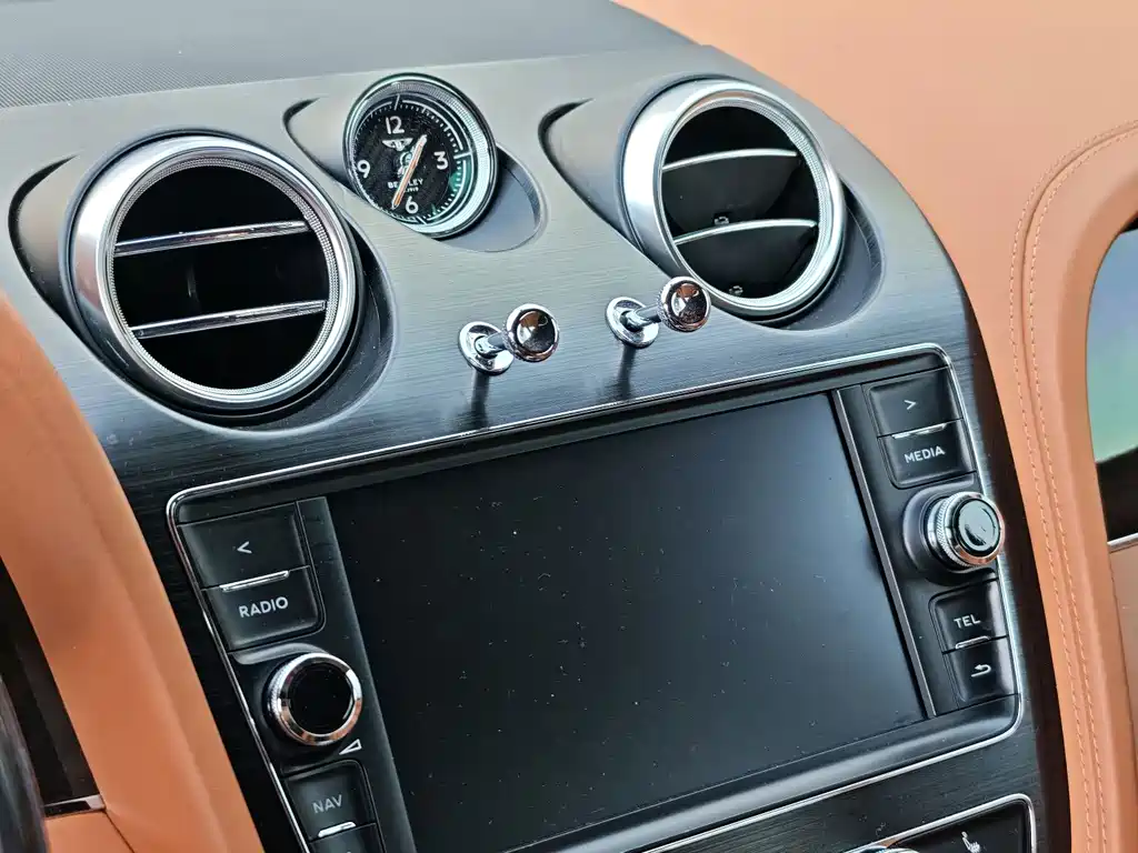 Bentley Bentayga — миниатюра 17