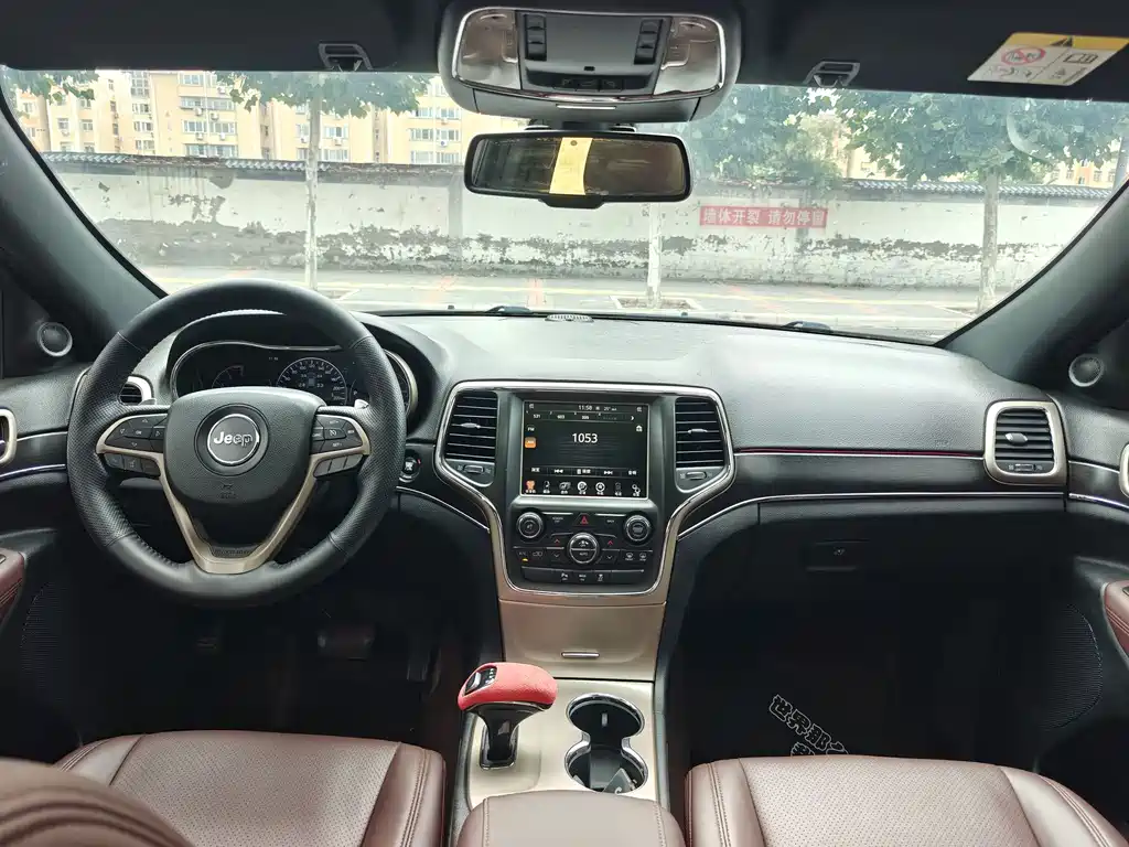Jeep Grand Cherokee (Import) — миниатюра 13